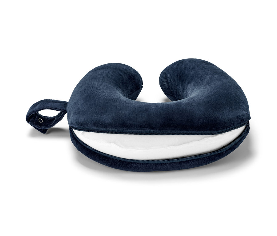 Egy tengerészkék memóriahabos nyakpárna cipzárral.