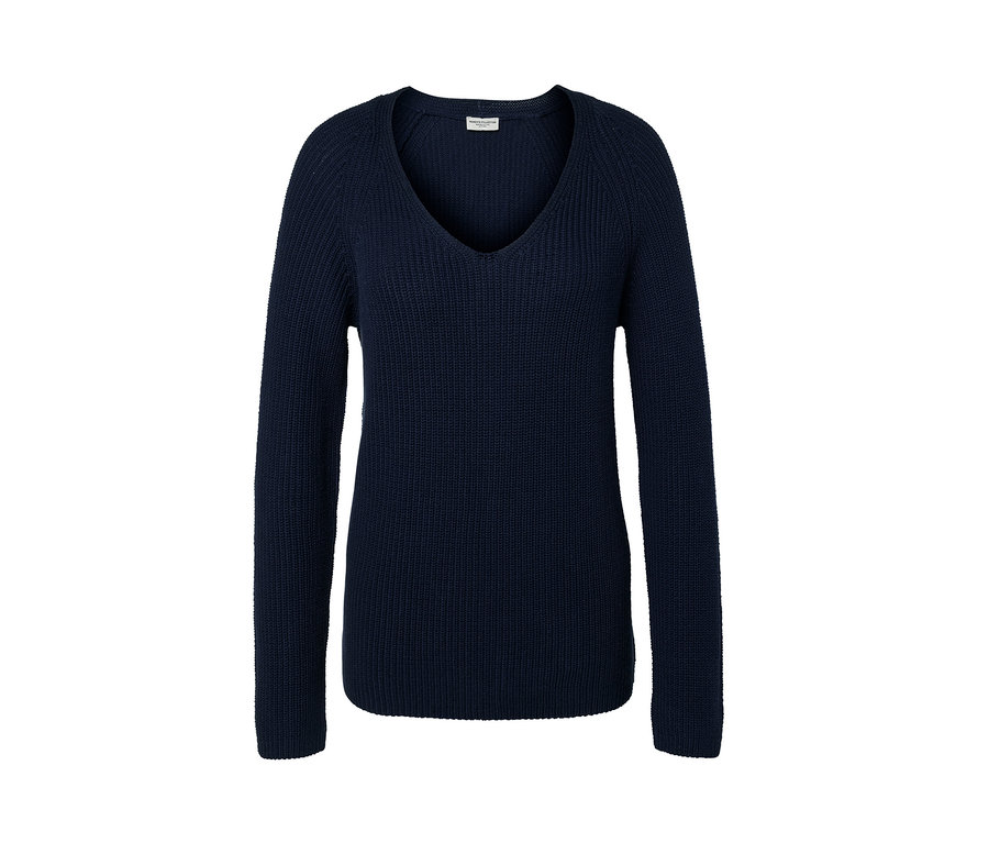 Sötétkék, V-nyakú kötött női pulóver.