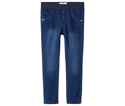 Kék NAME IT jeggings stúdió megjelenésben, elölről fényképezve.