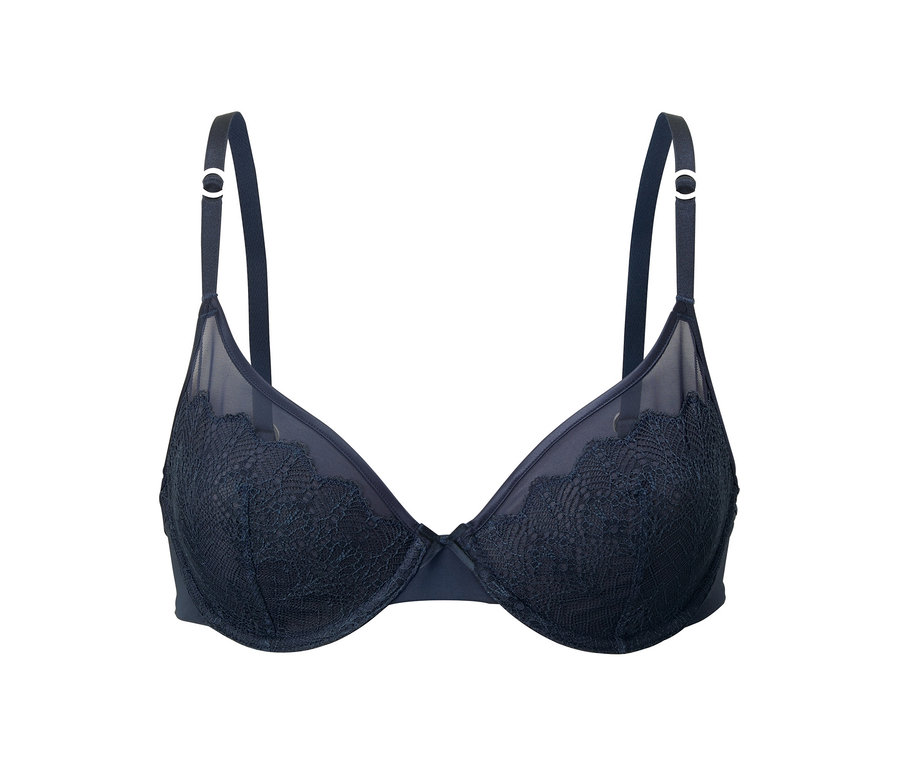 Egy sötétkék, csipkés női merevítős melltartó közeli képe.