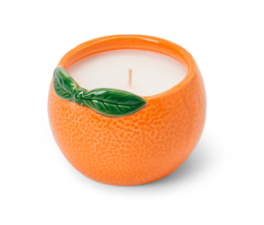 Citronella gyertya narancs alakú tálban.