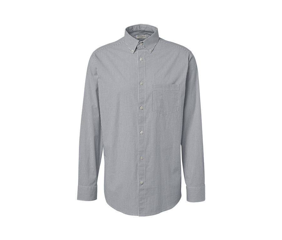 Egy hosszú ujjú, csíkos férfi ing.