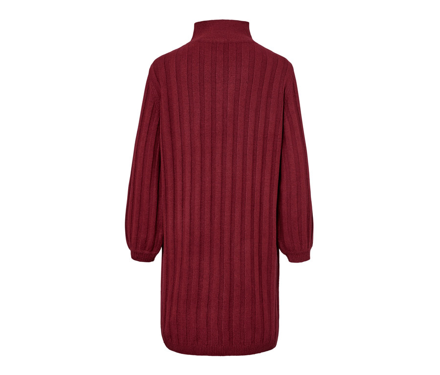 Bordó, bordázott kötött ruha magas nyakkal.
