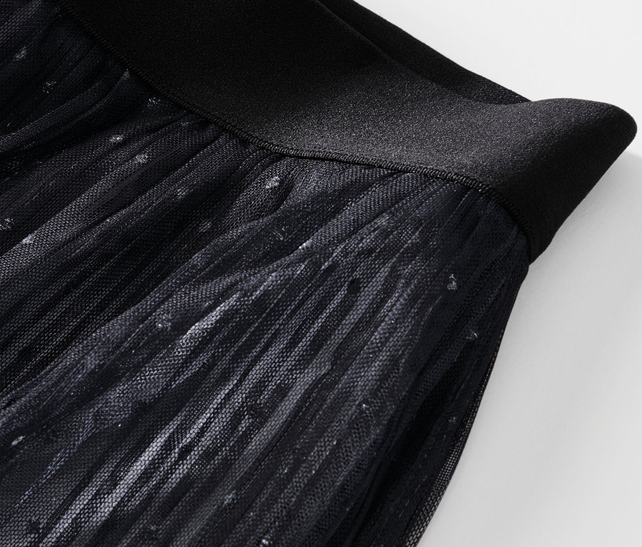 Női tüllszoknya, színátmenetes, szürke színben.