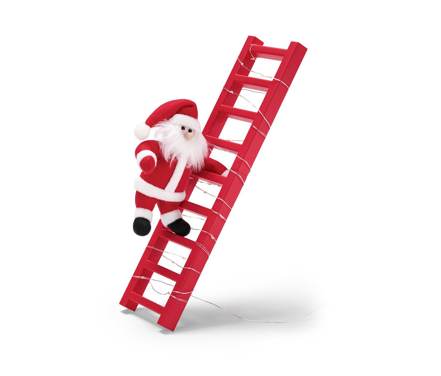 Mikulás bábu mászik egy piros létrán LED fényfüzérrel, karácsonyi dekorációs készlet.