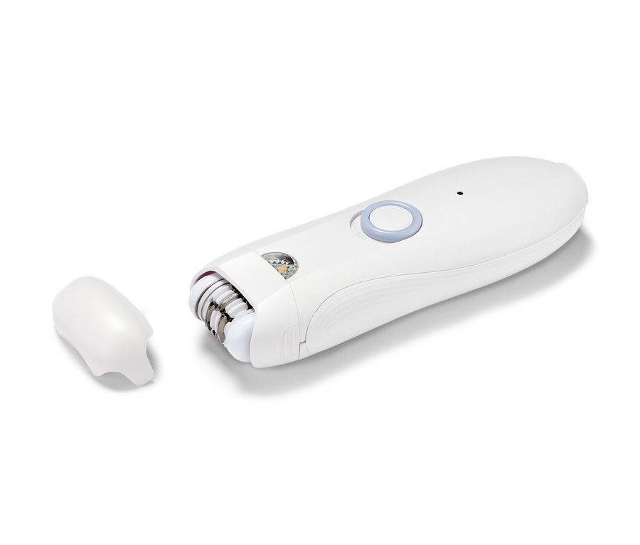 Egy fehér arcepilátor közeli képe, levehető fejjel.