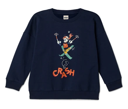 Kék pulóver, amelyen Mickey egér síelés közben látható, alatta a "Crash" szóval.