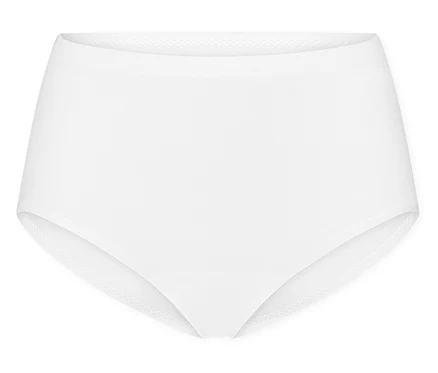 Egy fehér SCHIESSER Maxi-Slip fehér háttér előtt.