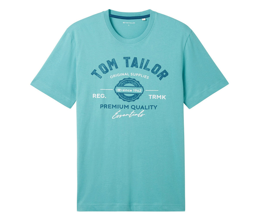 Világoskék póló "Tom Tailor Original Supplies" nyomtatással és "Premium Quality Essentials" felirattal.