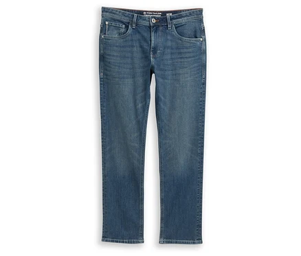 Tom Tailor TT MARVIN STRAIGHT sztreccs farmer, koptatott kőmosott kék denim, fehér alapon fekve.
