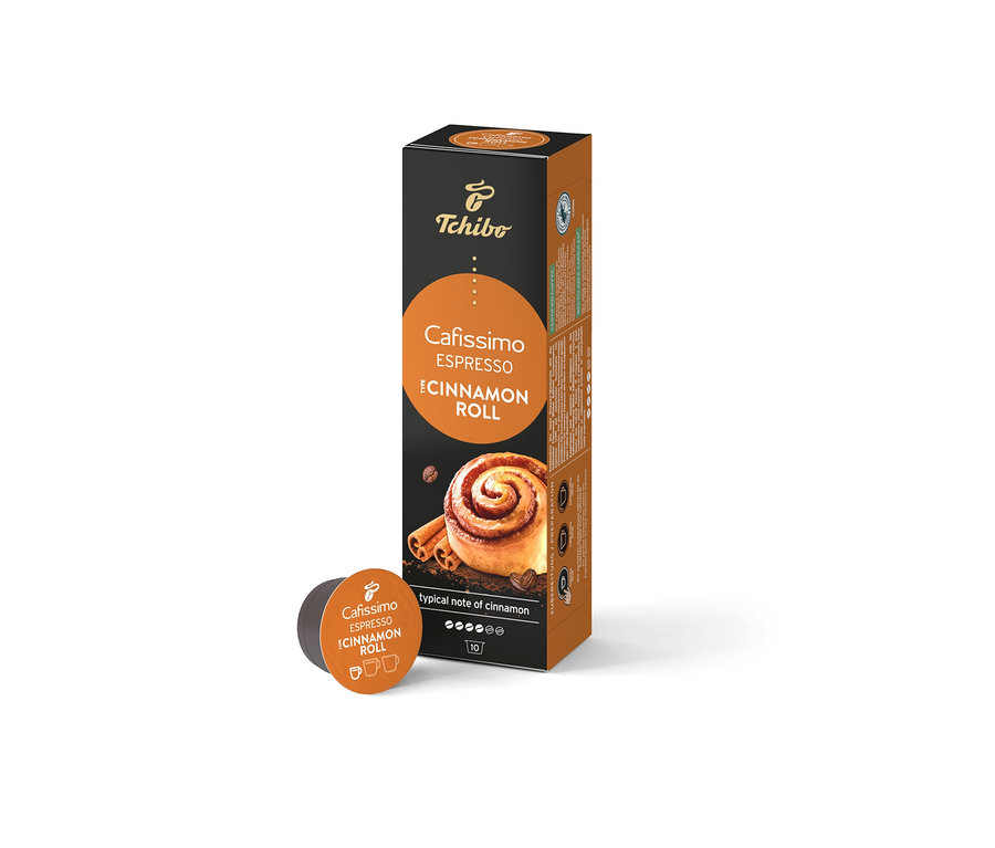 Egy csomag Cafissimo Flavoured Espresso – Cinnamon Roll – 10 db kávékapszula, mellette egy különálló kapszulával.