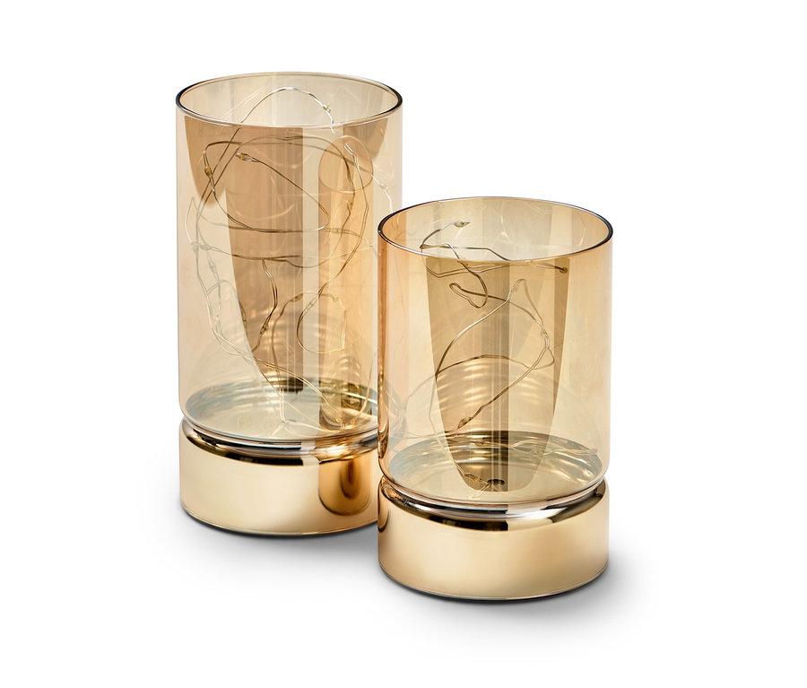 Két arany színű LED-es üveglámpás.