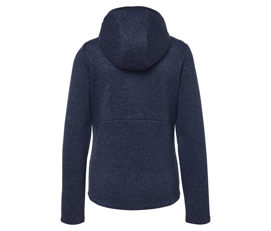 Hátulnézet egy kék színű, kapucnis fleece pulóverről.