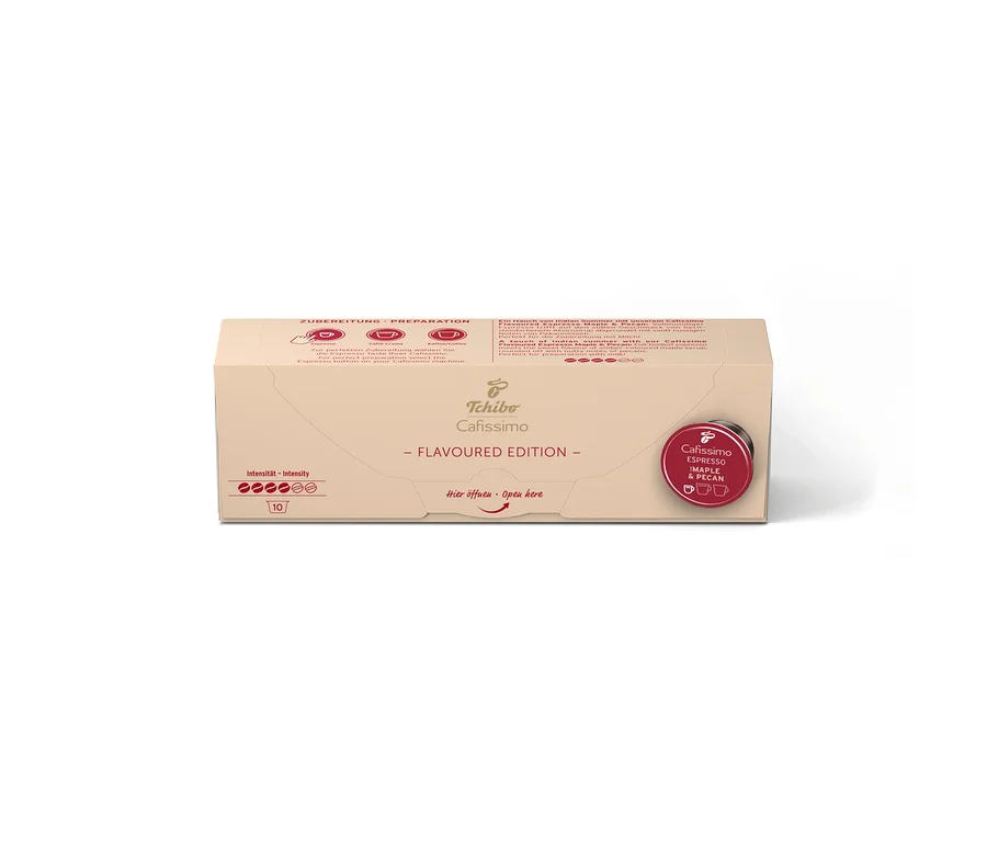 Világosbarna kartondoboz 10 db Cafissimo Flavoured Espresso Maple & Pecan kapszulával, intenzitásjelzővel és piros címkével.