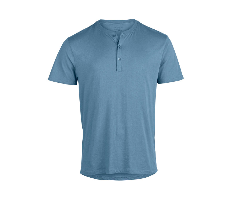 Világoskék, gombos férfi pizsama felső.