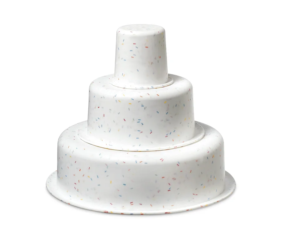 Egymásra rakott 3 szilikon tortaforma.