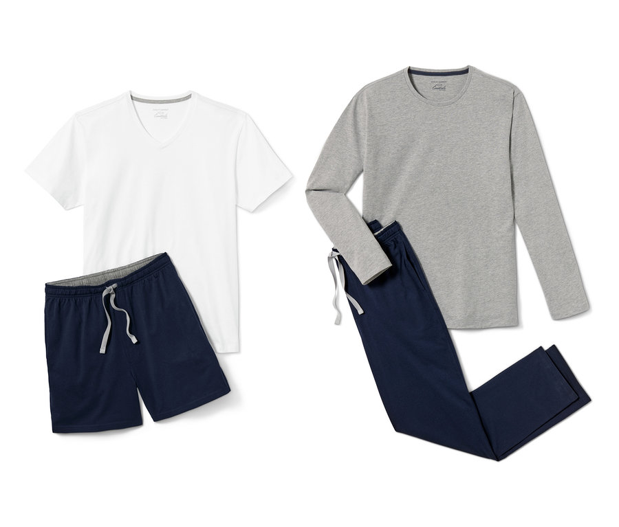 4 részes pizsama szett: fehér póló, kék rövidnadrág, szürke hosszú ujjú póló és kék hosszú nadrág.