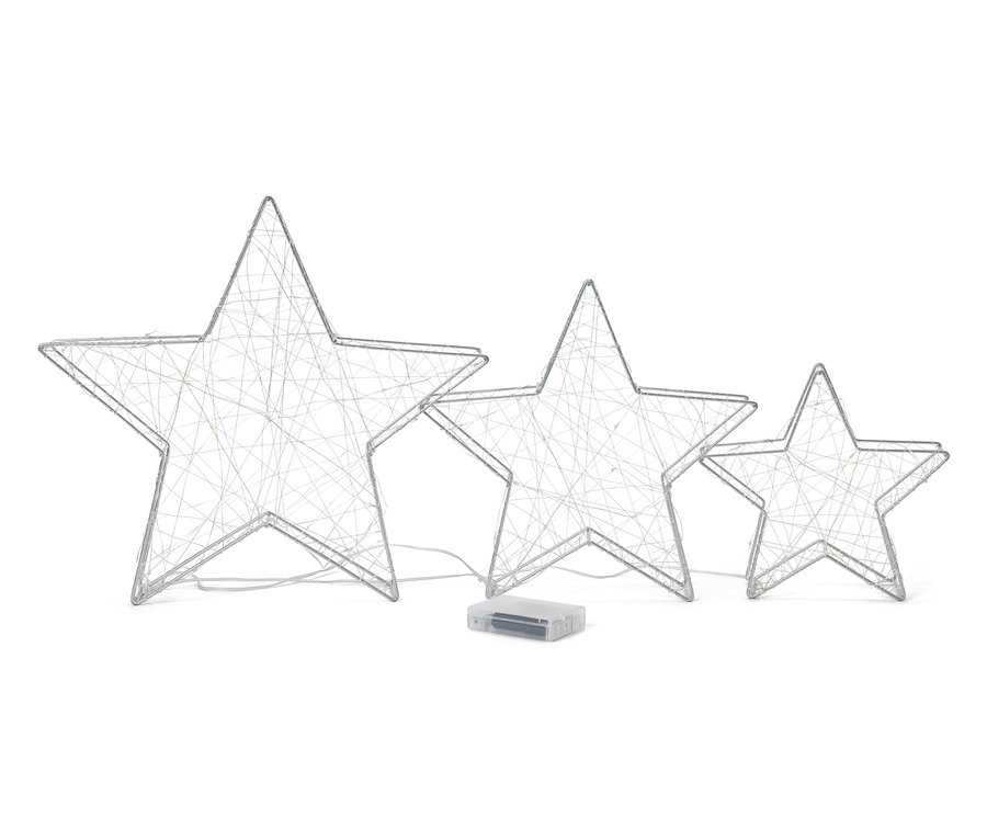 Három különböző méretű drótcsillag LED fényekkel fehér háttéren.