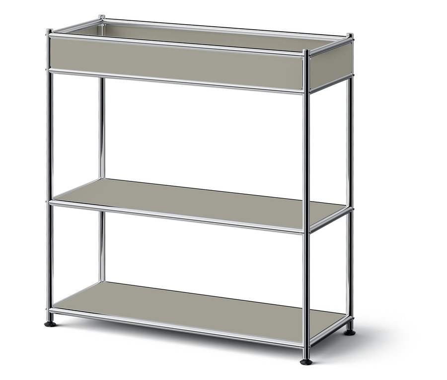 Háromszintes polc fémvázzal és szürke polcokkal.