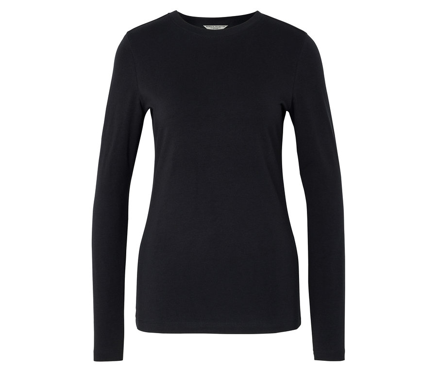 Fekete, hosszú ujjú póló.