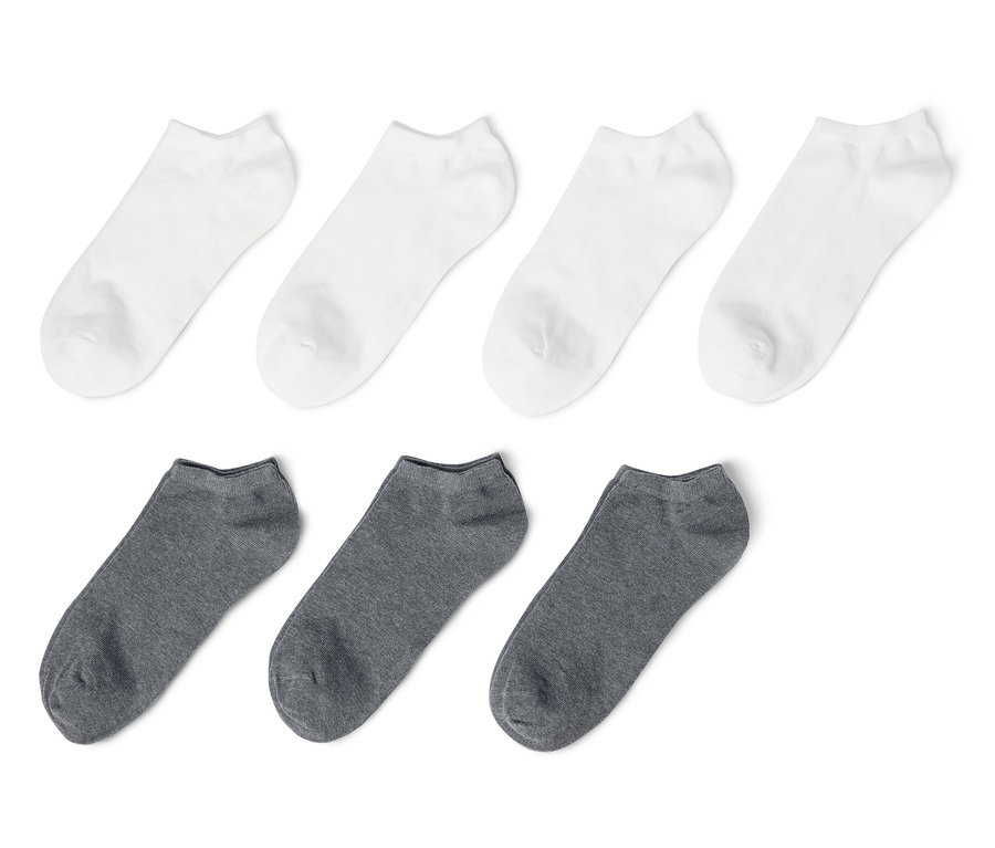 Hét pár fehér és szürke színű férfi bokazokni.