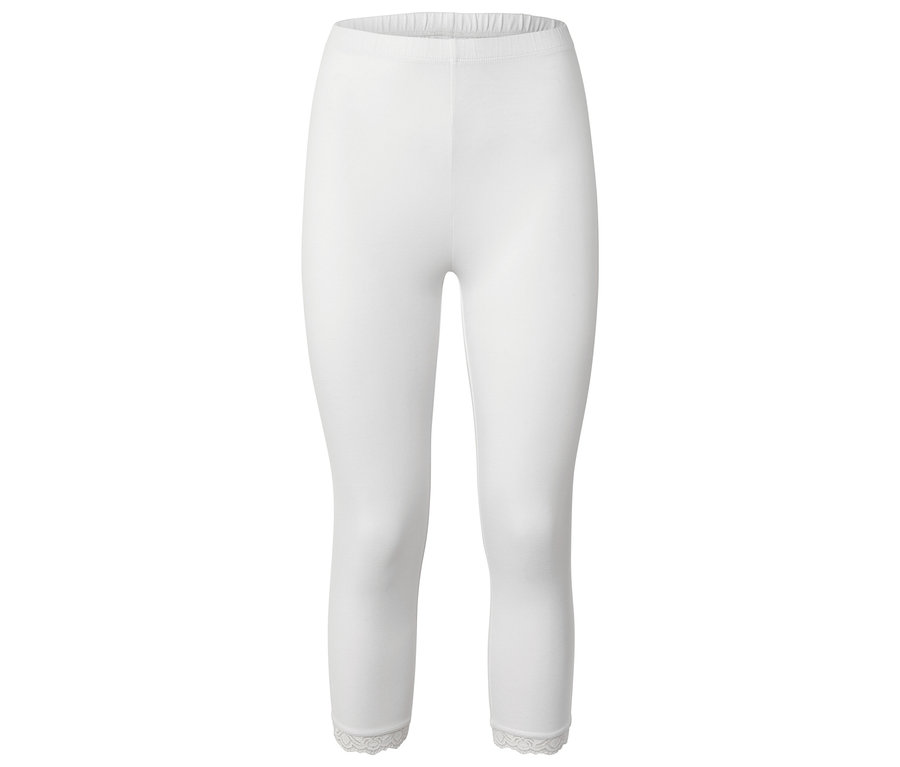 Fehér leggings csipkés szegéllyel.