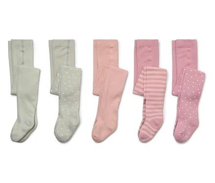 Öt pár zöld, rózsaszín és pink színű, csíkos és pöttyös mintázatú gyerekharisnya sorakozik fehér alapon.