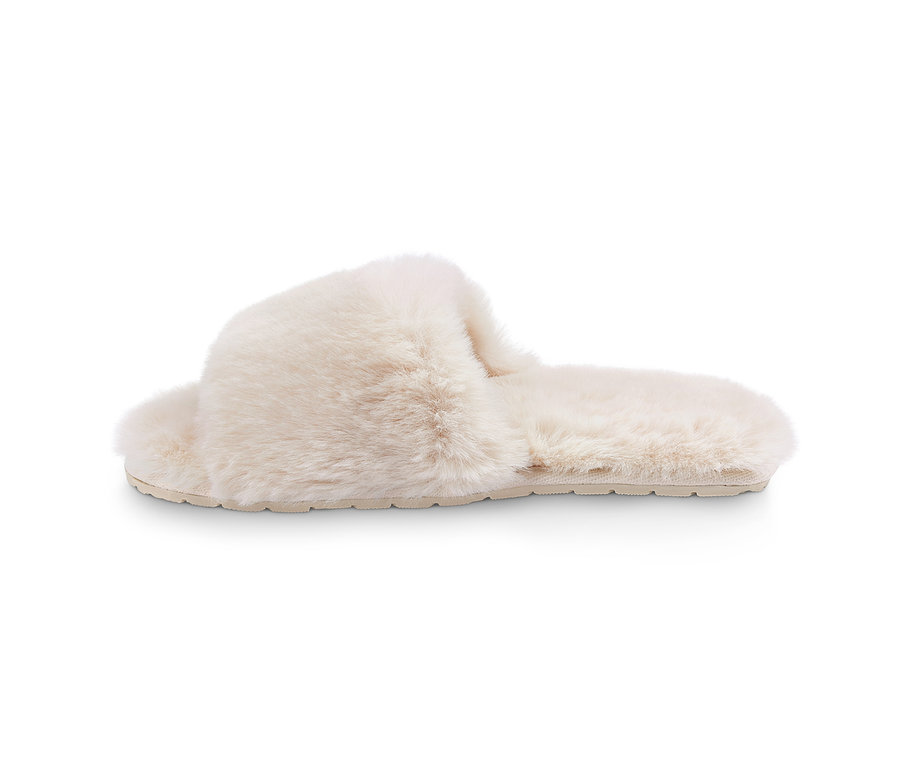 Kép egy krémszínű, műszőrmés női papucsról.