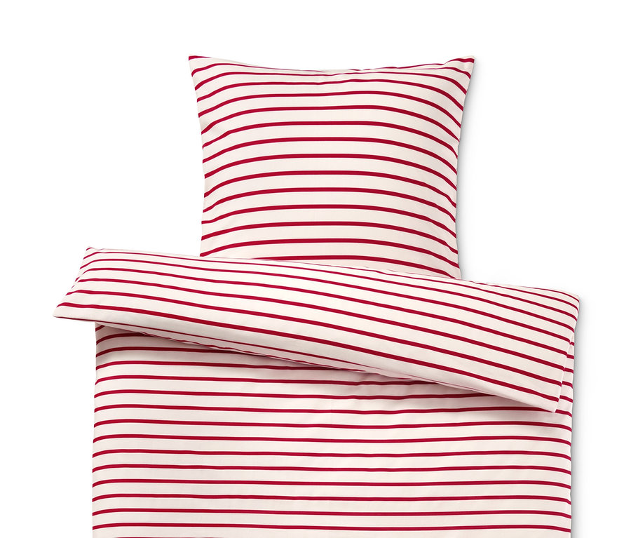 Renforcé ágynemű piros csíkos mintával: paplanhuzat, párna és kispárna.