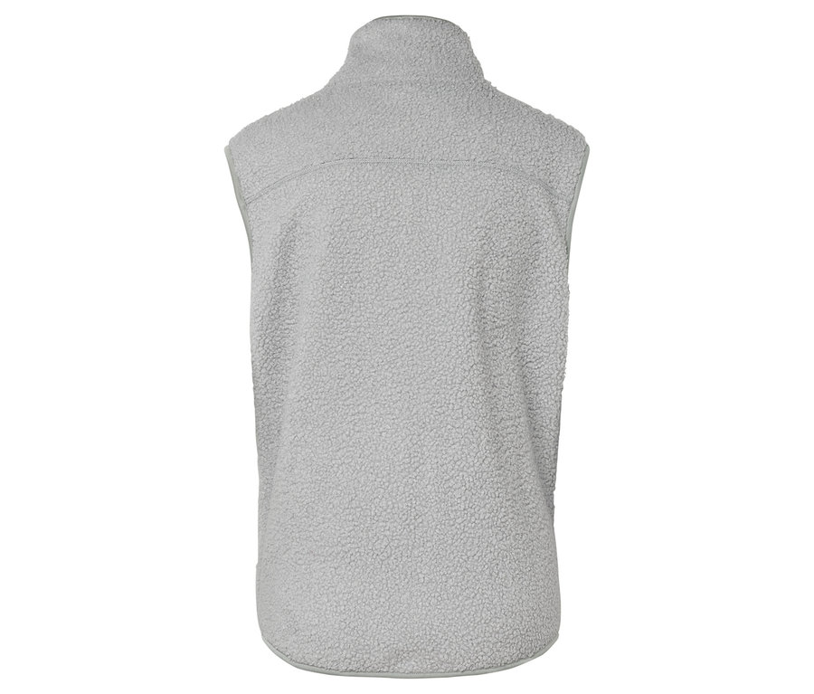 Egy szürke fleece mellény hátulnézete.