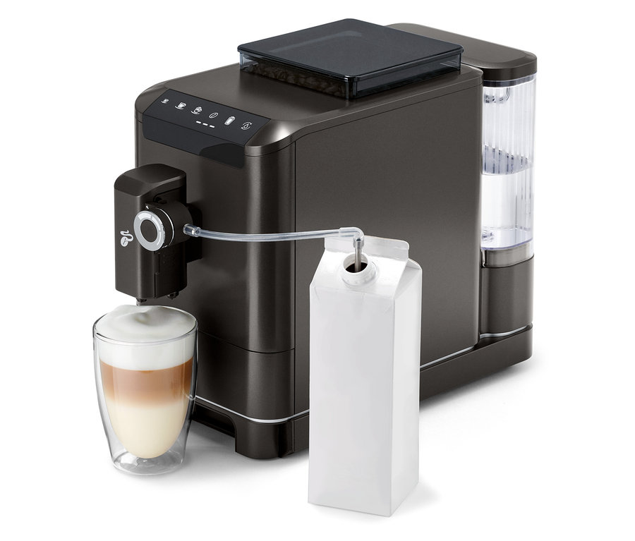 A »Esperto 2 Milk« Granite Black kávéfőző italt készít egy pohárba.