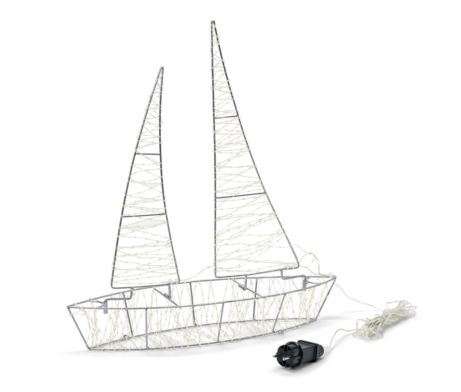 Egy ezüstszínű, 3D-s LED-es kültéri csónak tápkábellel, fehér háttérrel.