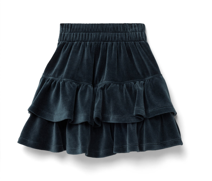 Egy sötétkék, bársony szoknya gumis derékkel és két fodrokkal.