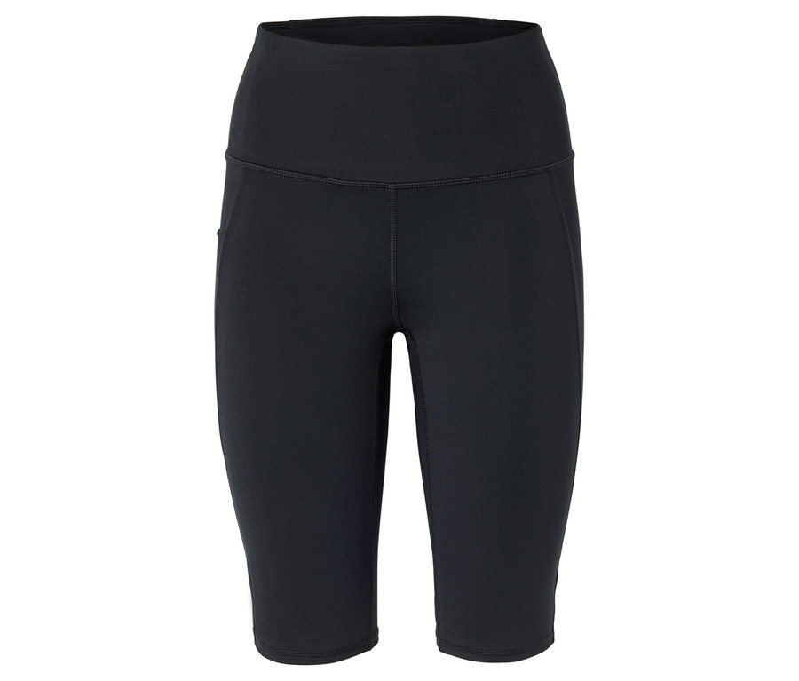 Egy fekete, térdig érő leggings közeli képe fehér háttérrel.
