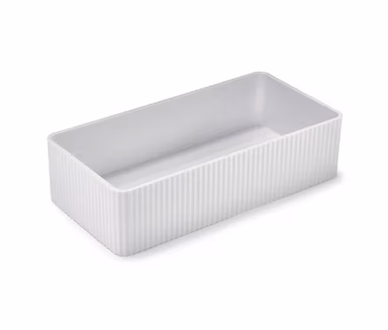 Fehér fűszertartó doboz.