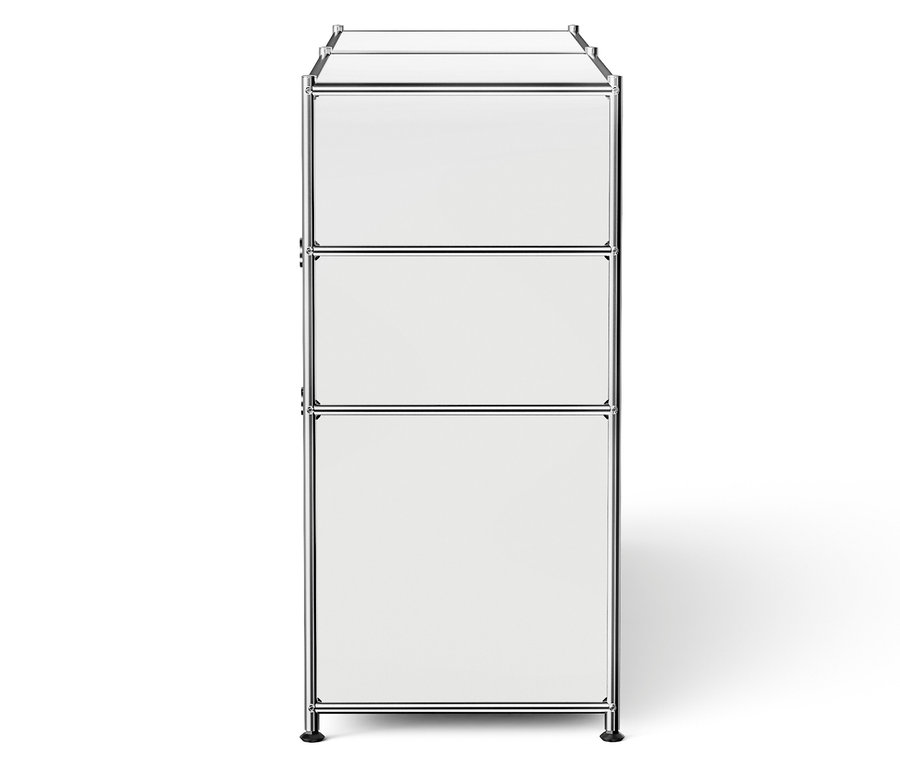 Fehér tárolóelem három fiókkal és krómozott kerettel.