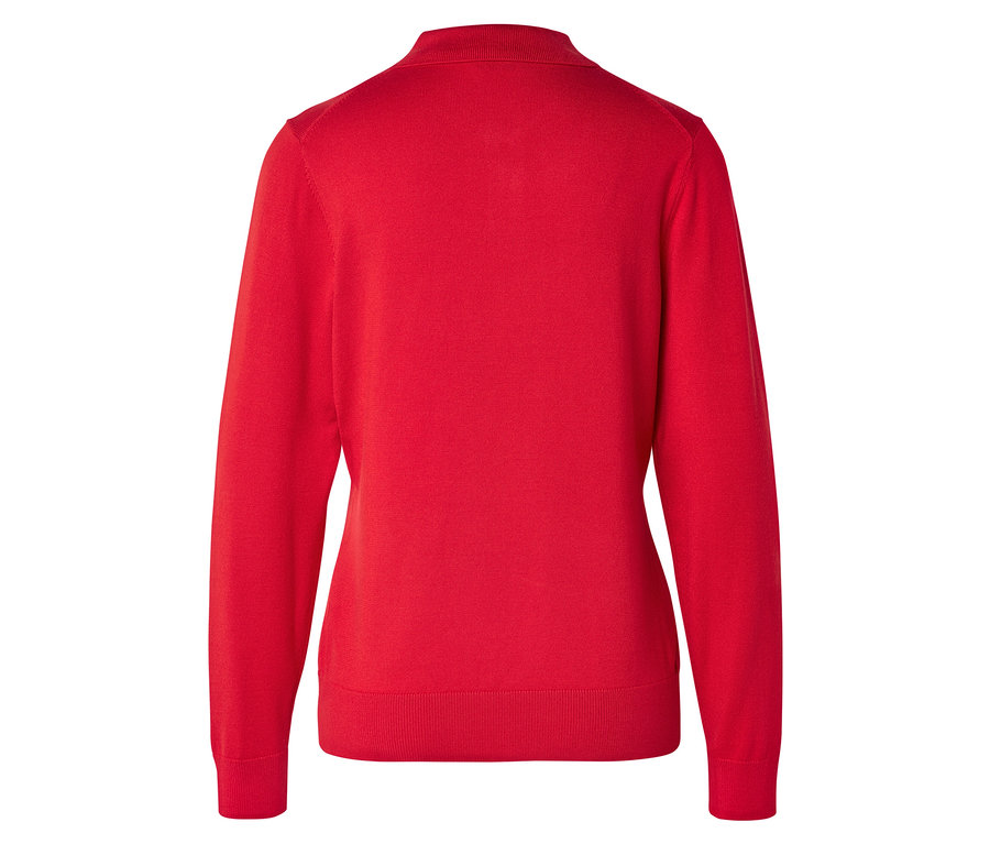 Hátulnézet egy piros, hosszú ujjú pulóverről.