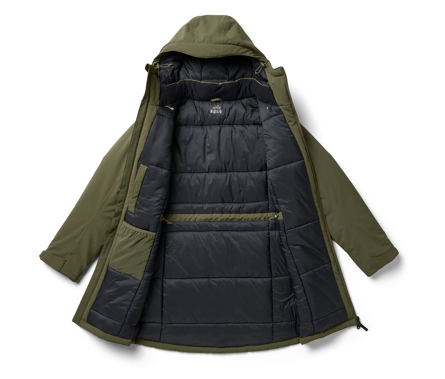 Zöld téli kabát kapucnival és fekete steppelt béléssel, kinyitva és belülről mutatva.