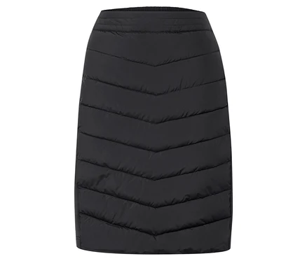 Fekete, steppelt szoknya fehér háttéren.