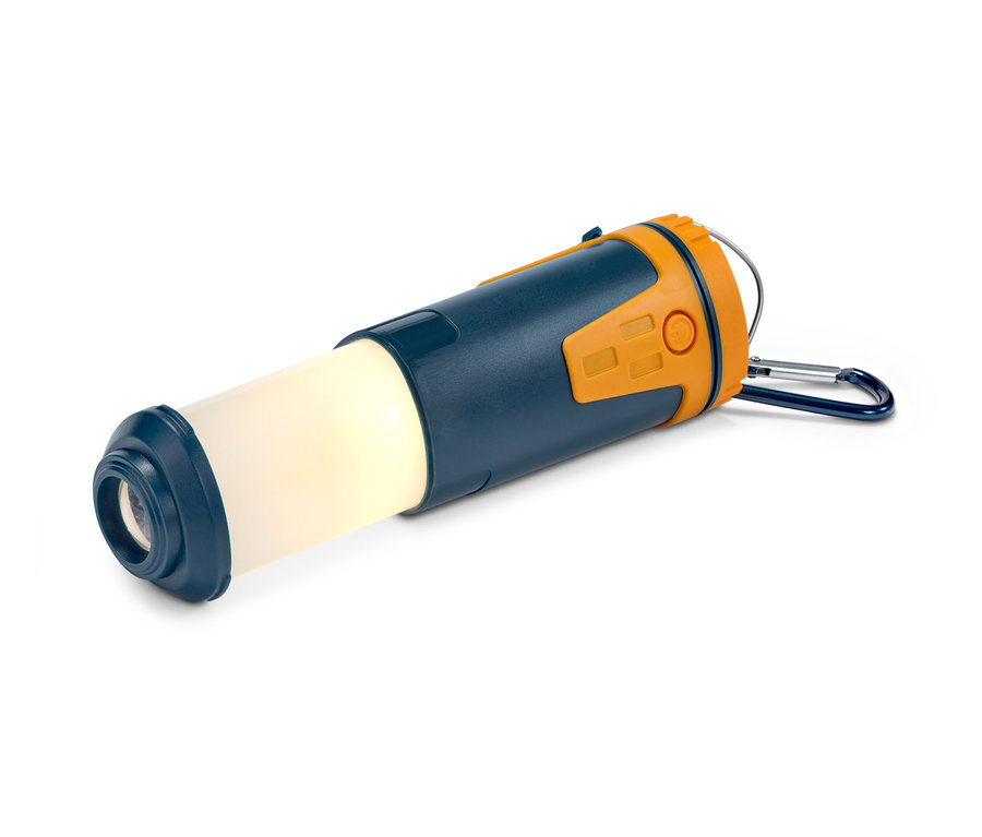 Egy sötétkék-narancssárga teleszkópos kempinglámpa ezüst karabinerrel.