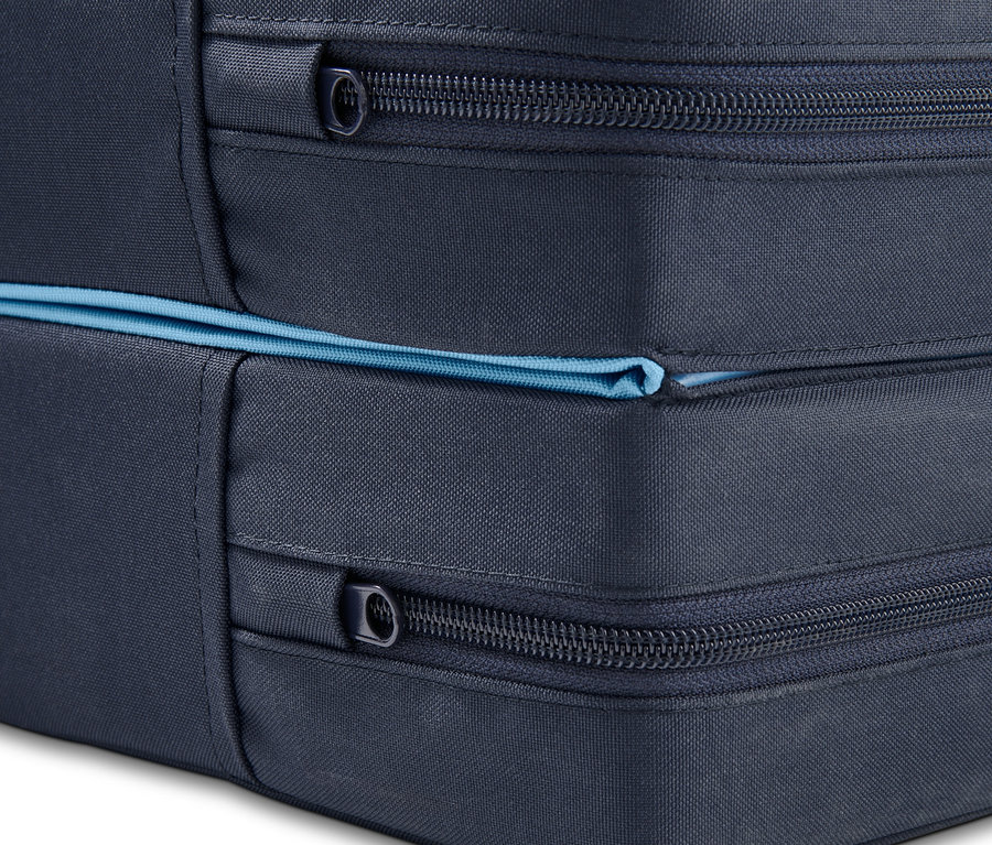 A kék cipzárral ellátott, összecsukható boulder matrac részlete.