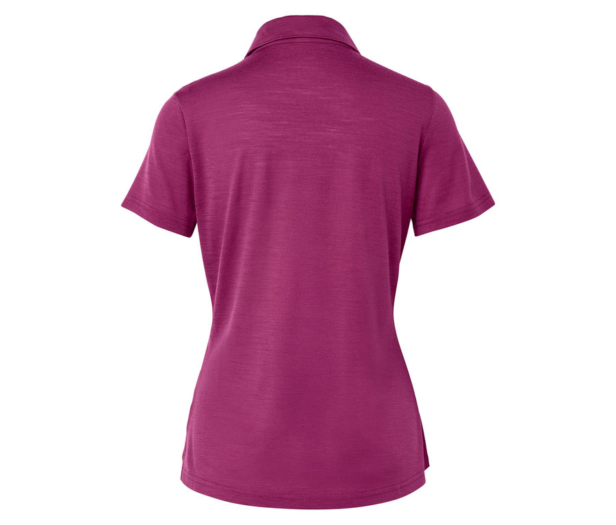 Egy egyszínű, rövid ujjú, lila póló hátulnézete.