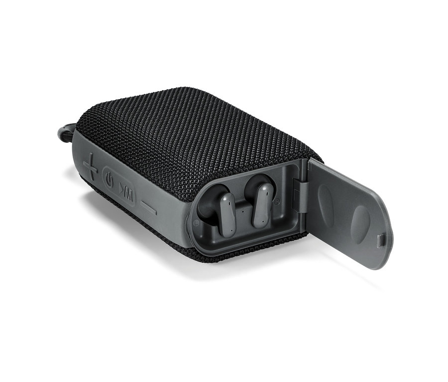 Fekete Bluetooth® hangszóró vezeték nélküli fülhallgatóval nyitott tokban.