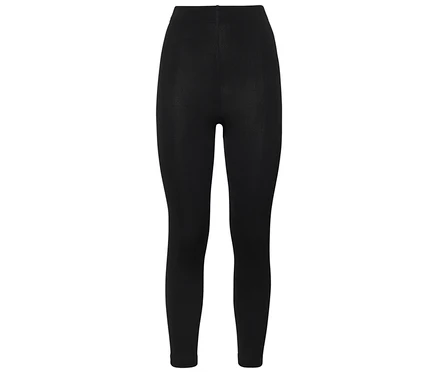 Fekete leggings fehér háttérrel.