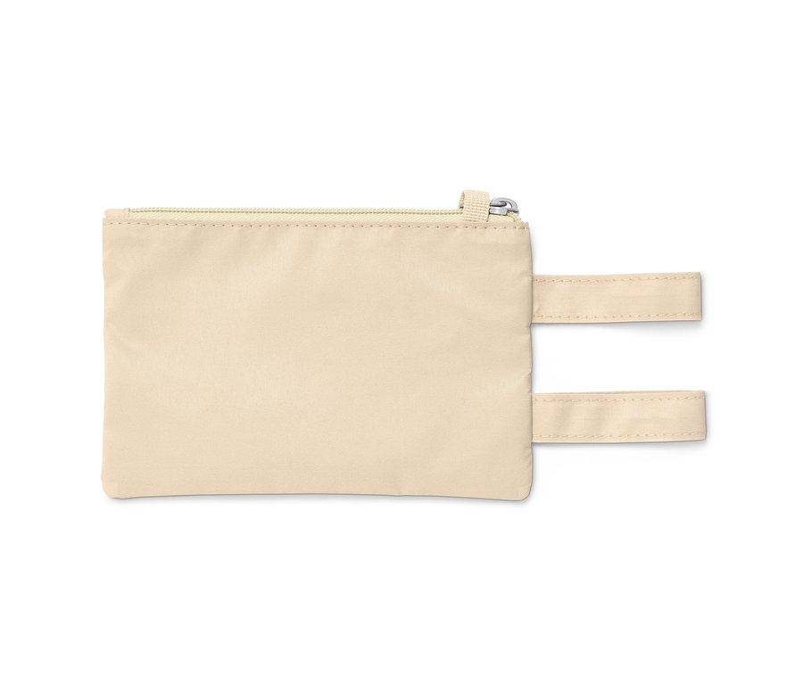 Egy bézs színű, cipzáras övtáska.