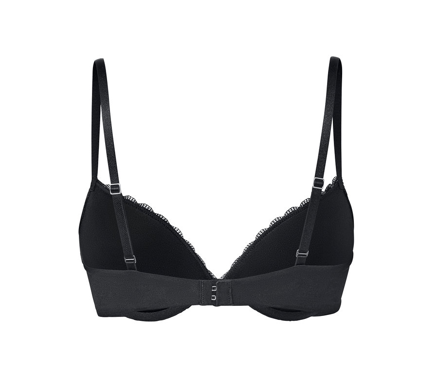 Közelkép egy fekete, csipkés női push-up melltartó hátulnézetéről.