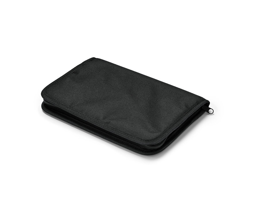 Egy fekete, cipzáras autós kesztyűtartó rendszerező mappa fekszik egy fehér felületen.