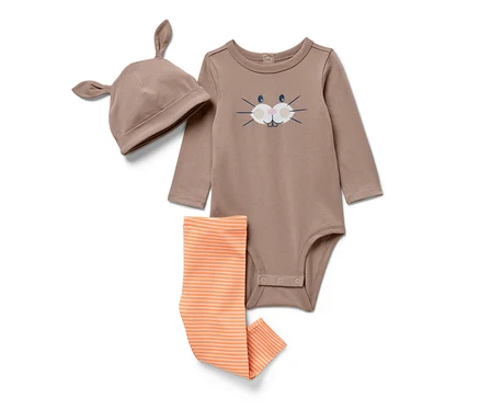 Barna nyuszi mintás body, narancssárga csíkos leggings és barna füles sapka, kisgyerek háromrészes együttes, nyuszis.