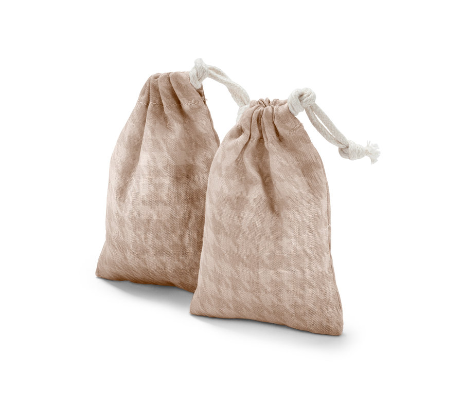 Két cédrusfa zsákocska.