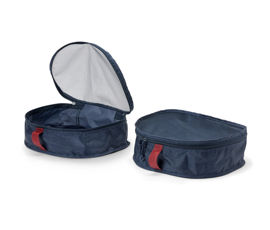 Két kék rendszerező hátizsákhoz, egy nyitott és egy zárt.